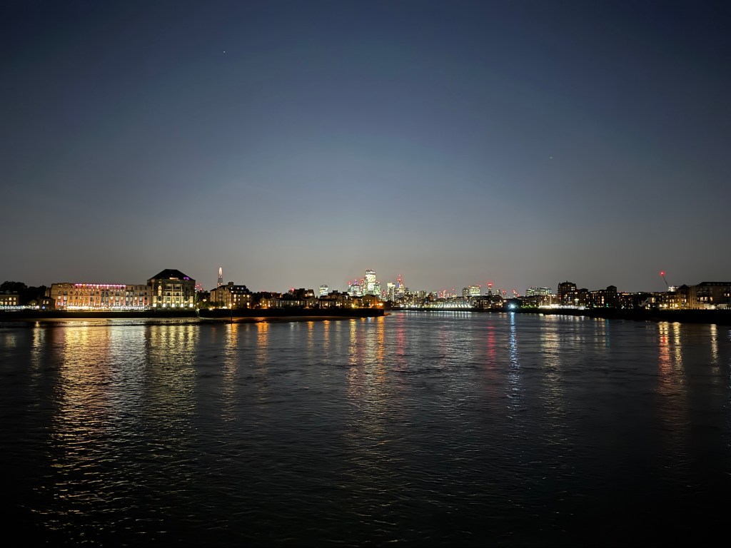 Visita a uma cidade pintada por Claude&nbsp;Monet