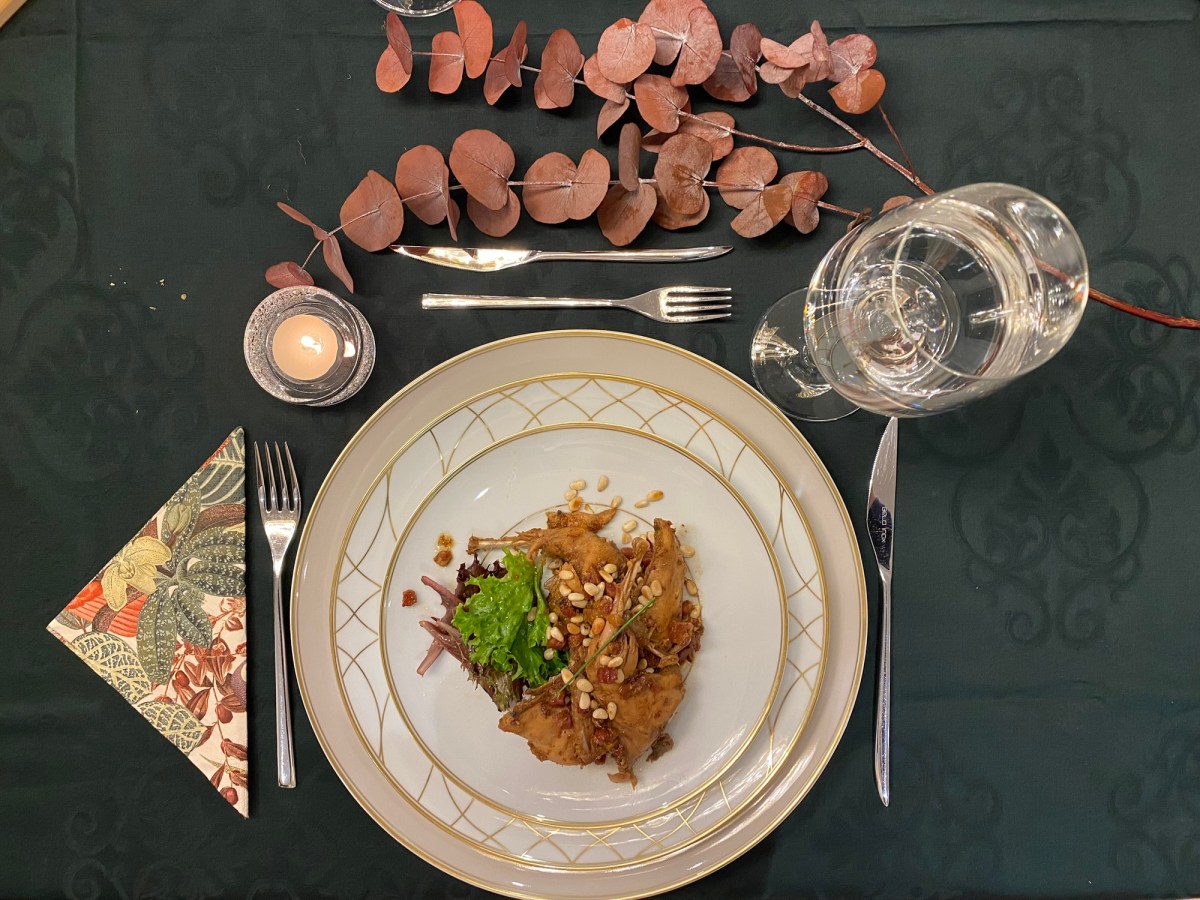 Receita de Perdiz com uvas, rum e&nbsp;pinhões